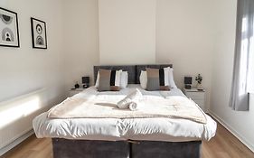 Mideyah Stays - 3 Bed Comfy House
