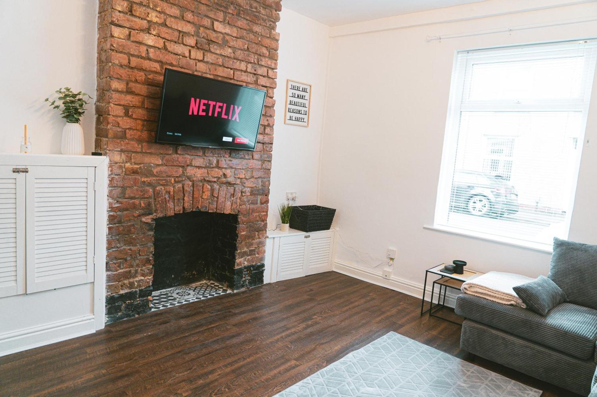 Mideyah Stays - 3 Bed Comfy House Cardiff Exterior photo