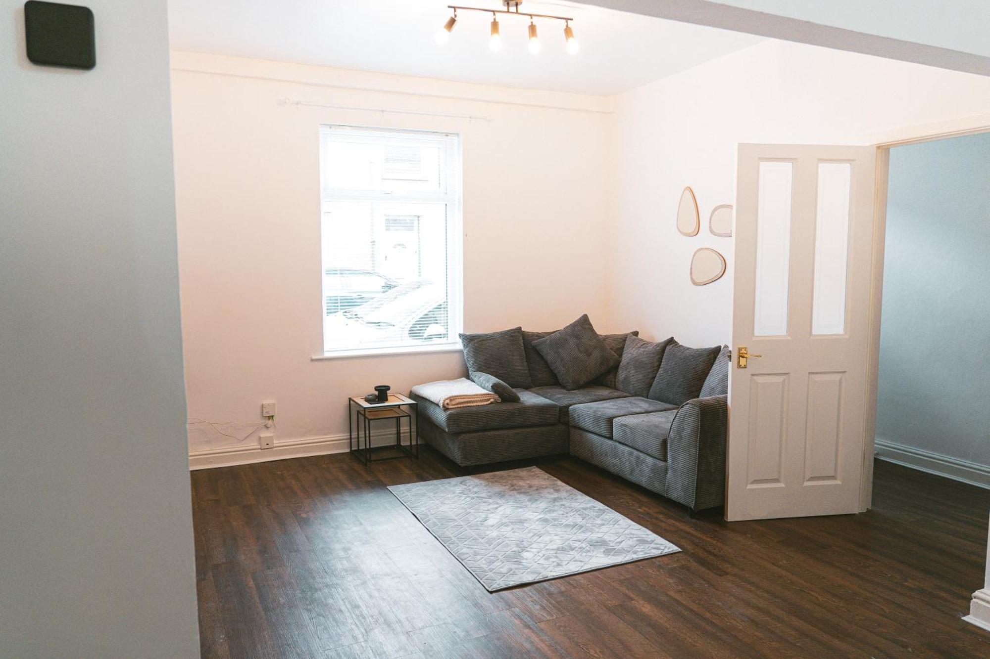 Mideyah Stays - 3 Bed Comfy House Cardiff Exterior photo